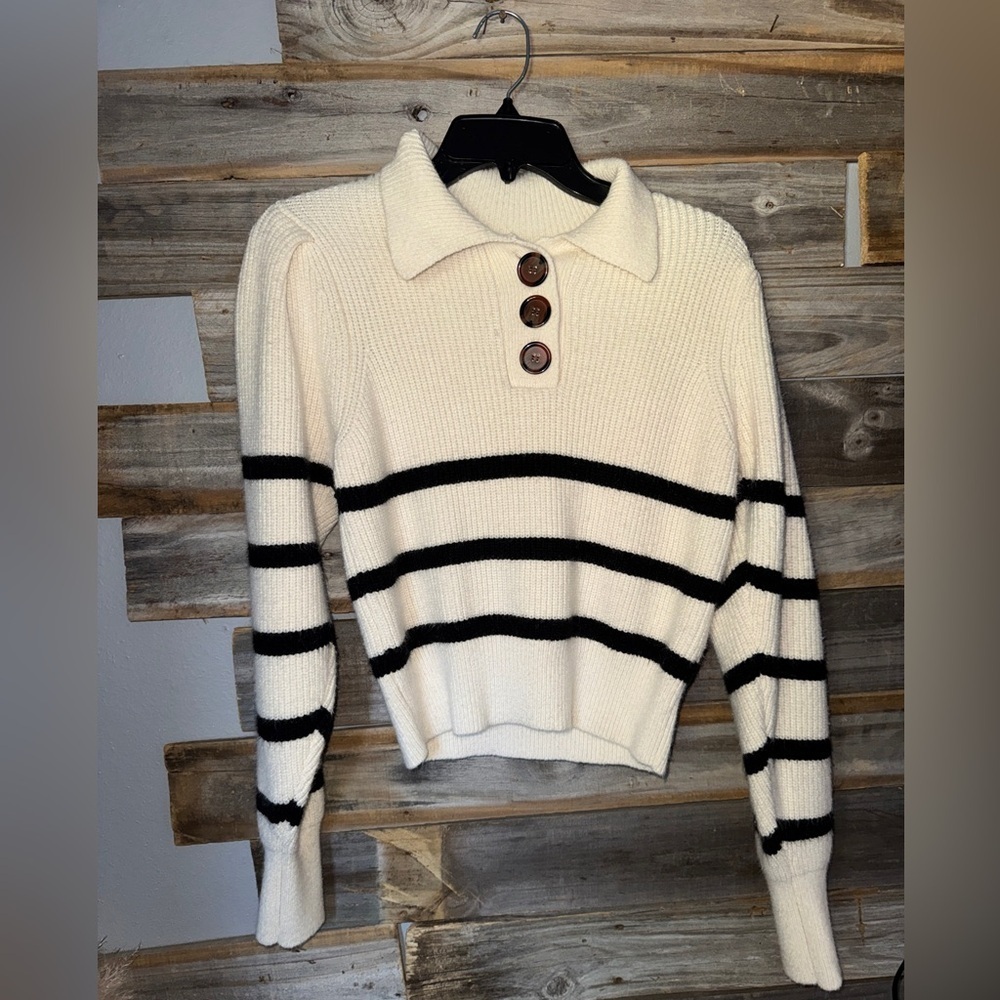 Q&A medium women’s sweater